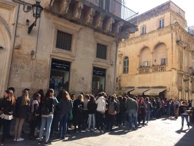 D'Avenia, il "Prof."che tutti gli alunni vorrebbero: cronaca di una lezione di vita. La videointervista in cui lo scrittore si racconta - Corriere Salentino