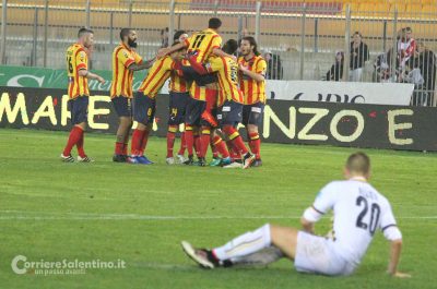 I giallorossi vincono 3 a 2 contro la Juve Stabia: Marconi, Tzonev e Caturano in rete - Corriere Salentino
