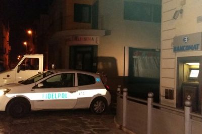 Sfuma il "colpo" al bancomat di Matino, vigilantes mettono in fuga i ladri - Corriere Salentino