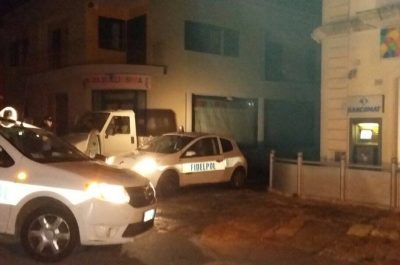 Sfuma il "colpo" al bancomat di Matino, vigilantes mettono in fuga i ladri - Corriere Salentino