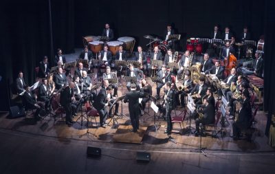 Galà di beneficenza all'insegna della buona musica dell'Orchestra Jonico Salentina, all'Apollo premiato l'impegno sul territorio - Corriere Salentino