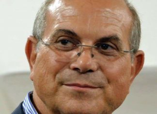 Sosta selvaggia lungo la scogliera, Nisi: “Il sindaco Filoni chieda scusa, la smetta di giocare allo scaricabarile”
