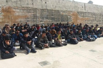 Sbarco di migranti: oltre un centinaio al largo di Leuca - Corriere Salentino