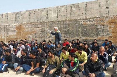 Sbarco di migranti: oltre un centinaio al largo di Leuca - Corriere Salentino