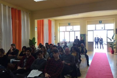 La tecnologia ammazza i lavori tradizionali: ecco come correre ai ripari. Sannicola, il successo del Forum Fomazione e Lavoro - Corriere Salentino