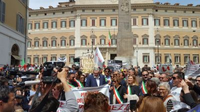 TAP, Emiliano con 100 sindaci a Roma: “L’alternativa all’approdo di Melendugno c’è” - Corriere Salentino