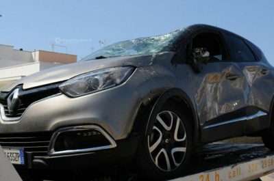 Sbaglia la manovra e si ribalta nel canale: paura in mattinata a Torre San Giovanni - Corriere Salentino