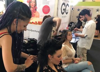Esteticamente in fiera: modelle, personaggi televisivi e tatuaggi tra i capelli. Tutte le curiosità e le ultime tendenze