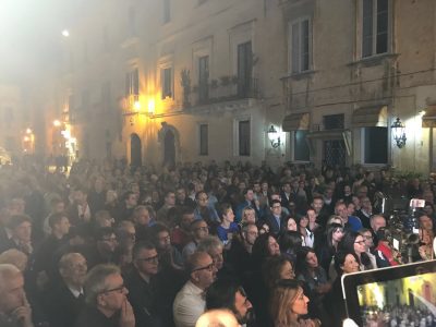 Direzione Italia, la presentazione della lista. Perrone: "Non sono in campo per tenere le mani in pasta, ma perché tengo a Mauro" - Corriere Salentino