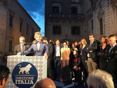 Direzione Italia, la presentazione della lista. Perrone: "Non sono in campo per tenere le mani in pasta, ma perché tengo a Mauro" - Corriere Salentino