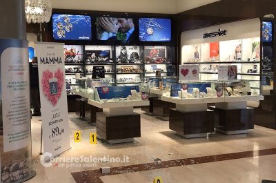 Rapina nel centro commerciale, le indagini puntano sul Brindisino. Ed emergono analogie con il furto nel 2015 - Corriere Salentino