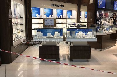 Rapina nel centro commerciale, le indagini puntano sul Brindisino. Ed emergono analogie con il furto nel 2015 - Corriere Salentino