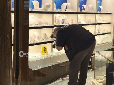 Colpo di pistola e terrore nel centro commerciale "Conad Leclerc": rapina ai danni di una gioielleria, cinque banditi in fuga - Corriere Salentino