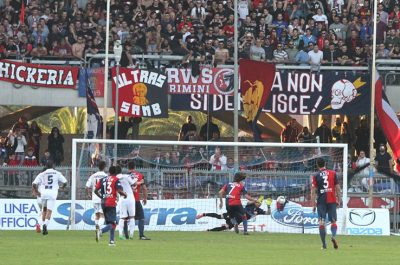 Caturano risponde a Mancuso, e Perucchini para un rigore: Sambenedettese-Lecce termina 1-1 - Corriere Salentino