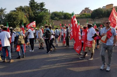 Cgil Puglia in piazza a Roma contro i “nuovi voucher” - Corriere Salentino