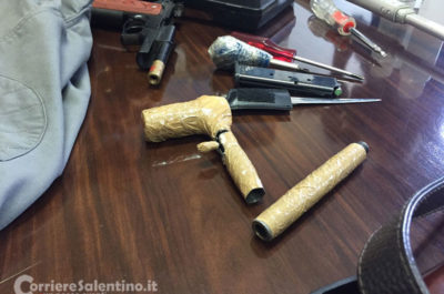 Al pronto soccorso con pistole e coltelli, arrestato 48enne con l'hobby delle armi: "In giro armato perché ho tanti nemici" - Corriere Salentino
