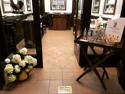 Gallipoli, la storia di successo di Massimo Sindaco: il farmacista che ha lanciato la linea di "cosmesi ecologica" made in Salento - Corriere Salentino