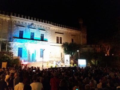 Lorella Cuccarini, la sua vita raccontata a Nardò: professionalità senza divismo e famiglia al centro - Corriere Salentino