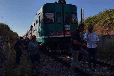 Frontale tra due treni a Galugnano: a bordo 80 passeggeri, circa una trentina i feriti - Corriere Salentino