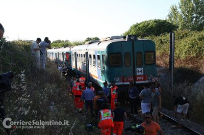 Frontale tra due treni a Galugnano: a bordo 80 passeggeri, circa una trentina i feriti - Corriere Salentino
