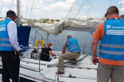 Barca a vela bloccata nel canale d’Otranto: rintracciati 43 migranti, tra cui 11 minori - Corriere Salentino