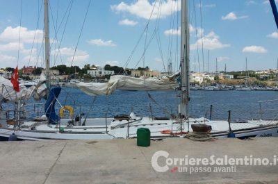 Barca a vela bloccata nel canale d’Otranto: rintracciati 43 migranti, tra cui 11 minori - Corriere Salentino