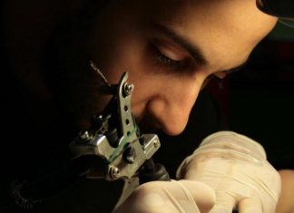 Tra aghi e colori, la tattoo art raccontata dai protagonisti: incontro con Francesco Morello