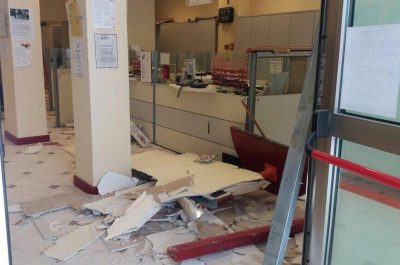 Bancomat in aria con l'acetilene, ma l'esplosione brucia parte del bottino - Corriere Salentino