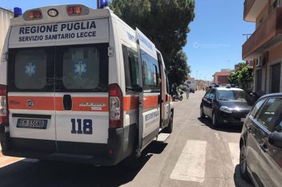 Lo attendono sull'uscio delle Poste e lo rapinano colpendolo col calcio di una pistola: paura per un tabaccaio 55enne - Corriere Salentino