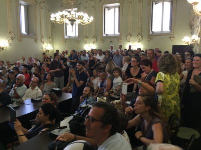 Il giorno sognato per anni: la proclamazione di Carlo Salvemini sindaco. Adesso si comincia a pensare ai numeri e alla possibilità di fare breccia nel fronte opposto - Corriere Salentino