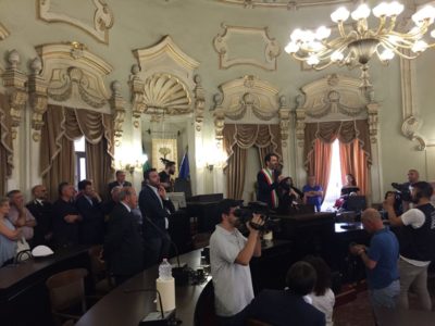 Il giorno sognato per anni: la proclamazione di Carlo Salvemini sindaco. Adesso si comincia a pensare ai numeri e alla possibilità di fare breccia nel fronte opposto - Corriere Salentino