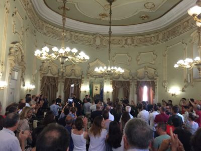 Il giorno sognato per anni: la proclamazione di Carlo Salvemini sindaco. Adesso si comincia a pensare ai numeri e alla possibilità di fare breccia nel fronte opposto - Corriere Salentino