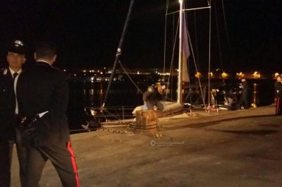Settanta migranti intercettati su barca a vela, in manette due scafisti ucraini - Corriere Salentino