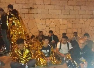 Nuovo sbarco, intercettata barca a vela con migranti al largo delle coste salentine