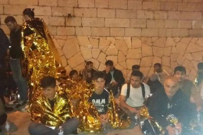 Settanta migranti intercettati su barca a vela, in manette due scafisti ucraini - Corriere Salentino