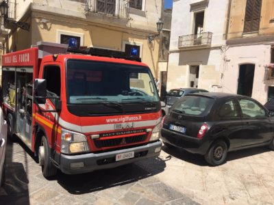 Appartamento in fiamme a Lecce, i vigili del fuoco spengono prontamente l'incendio - Corriere Salentino