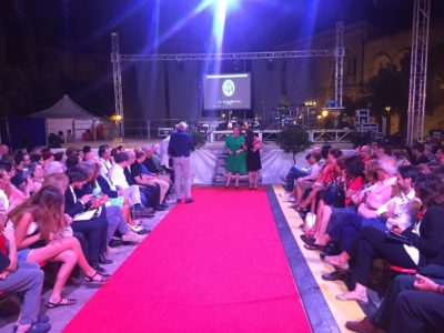 «Dialoghi sotto le stelle», il Don Tonino Bello tra le scuole che puntano sull'alta formazione e la professionalità - Corriere Salentino