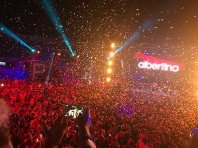 Stefano De Martino a Gallipoli: il gossip sul nuovo amore e le file di ragazzine per i selfie - Corriere Salentino