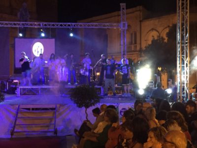 «Dialoghi sotto le stelle», il Don Tonino Bello tra le scuole che puntano sull'alta formazione e la professionalità - Corriere Salentino