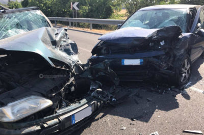 Schianto frontale sulla complanare, due feriti in ospedale con "codice rosso" - Corriere Salentino