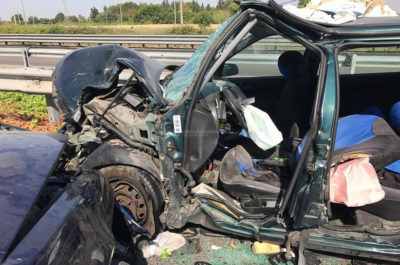 Schianto frontale sulla complanare, due feriti in ospedale con "codice rosso" - Corriere Salentino