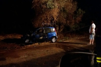 Schianto contro un ulivo, poi l'auto si incendia: muore 19enne - Corriere Salentino