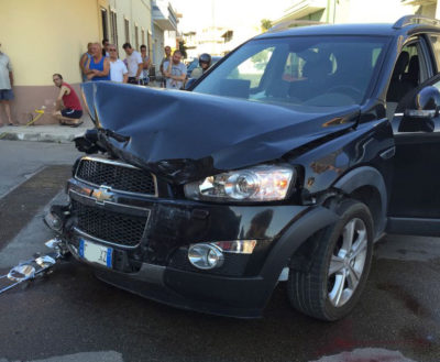 Scontro all’incrocio di via Maritati a Salice, auto si ribalta: ferite lievi per i conducenti - Corriere Salentino