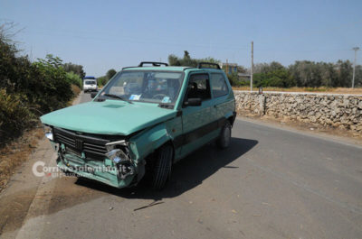 Sbalzata dall'auto dopo il doppio impatto col muro: 42enne grave in ospedale, illesa la figlia - Corriere Salentino