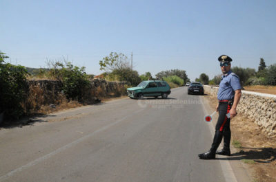 Sbalzata dall'auto dopo il doppio impatto col muro: 42enne grave in ospedale, illesa la figlia - Corriere Salentino