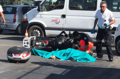Schianto fatale in città tra moto ed auto, nulla da fare per un 40enne leccese - Corriere Salentino