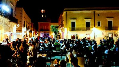 A Cutrofiano, dal 13 al 22 agosto, Mostra Mercato della Ceramica Artigianale, «Santi e Pupi». Gemellaggio con l'arte ceramica di Gelves - Corriere Salentino