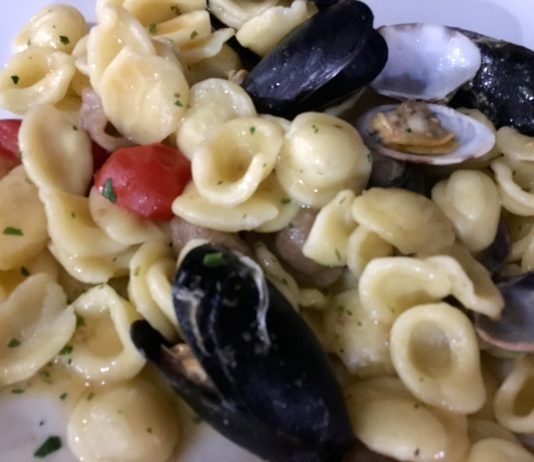 La ricetta del giorno: orecchiette con cozze, vongole e pomodorini
