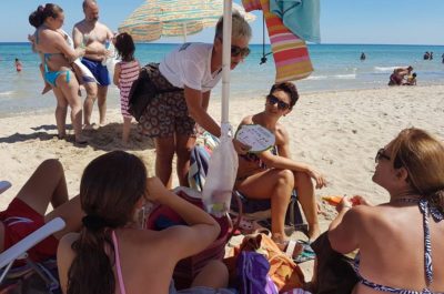 Educazione ambientale anche in spiaggia: Monteco raggiunge i bagnanti - Corriere Salentino