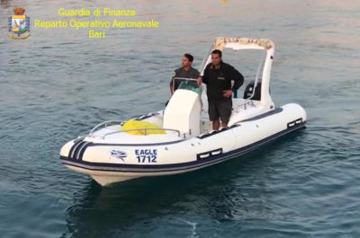 Sul gommone con "erba" per sei milioni di euro, arrestati due trafficanti al largo di San Cataldo - Corriere Salentino